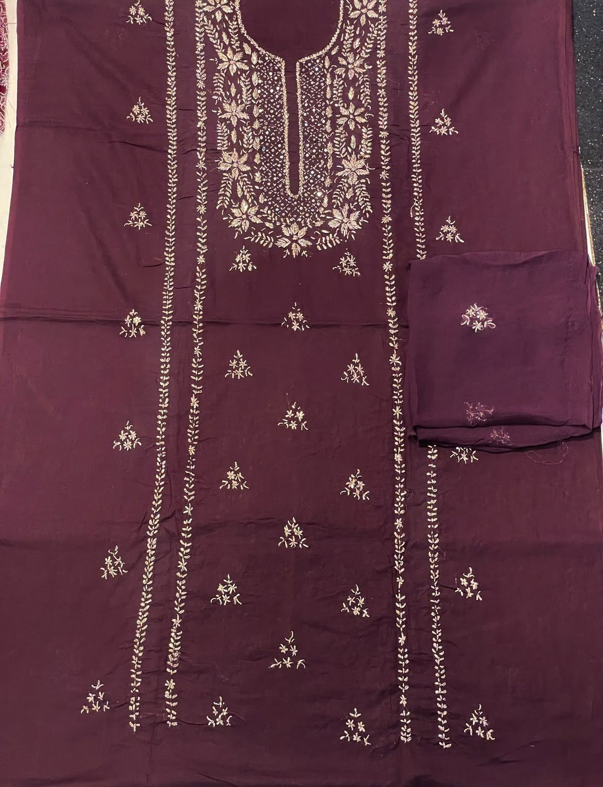 Gota work lawn suit detail